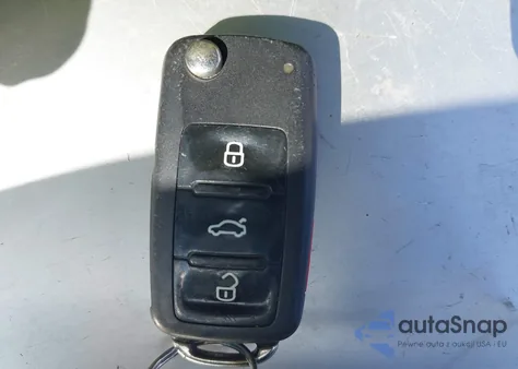 2016 Volkswagen Jetta 1.8T Sport z USA, uszkodzony, nr VIN 3VWD17AJ4GM331845